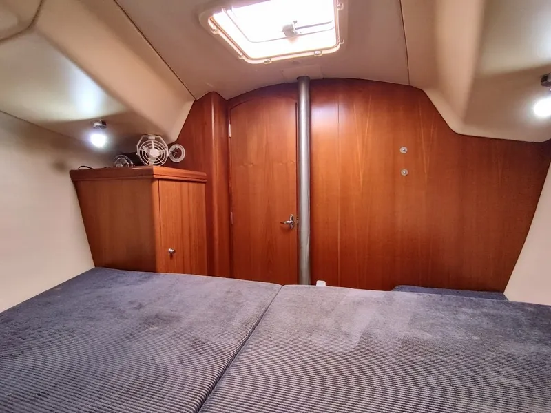 Slide: The Image of Hunter 33 2004 - 68