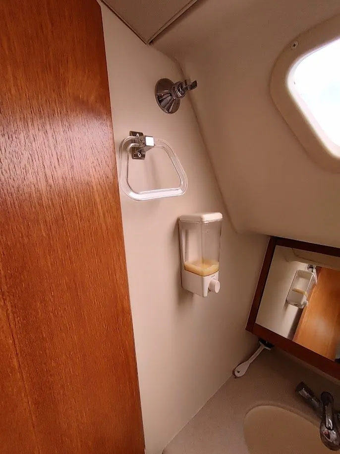 Slide: The Image of Hunter 33 2004 - 72