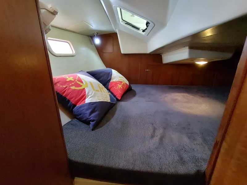 Slide: The Image of Hunter 33 2004 - 76