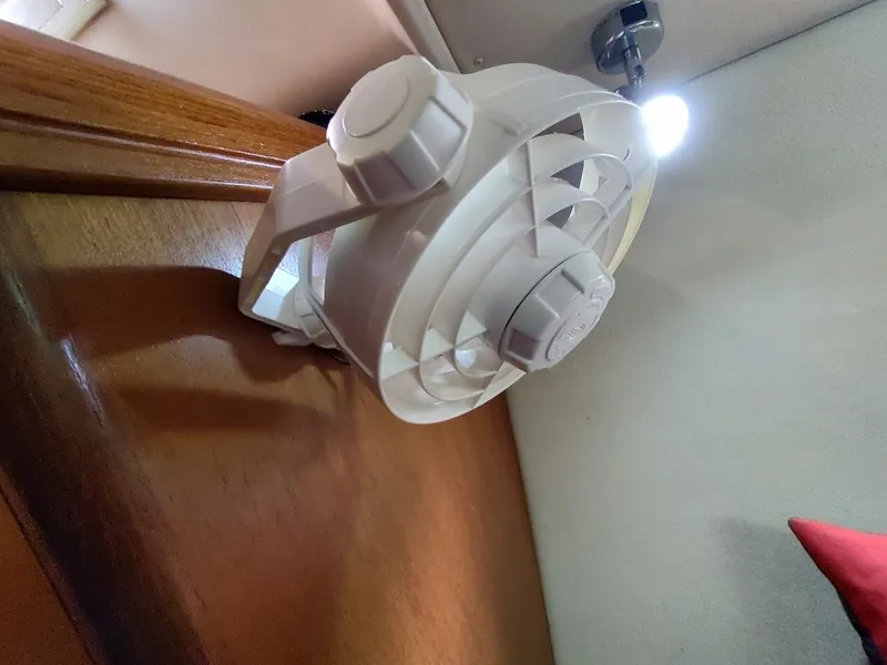 Slide: The Image of Hunter 33 2004 - 79