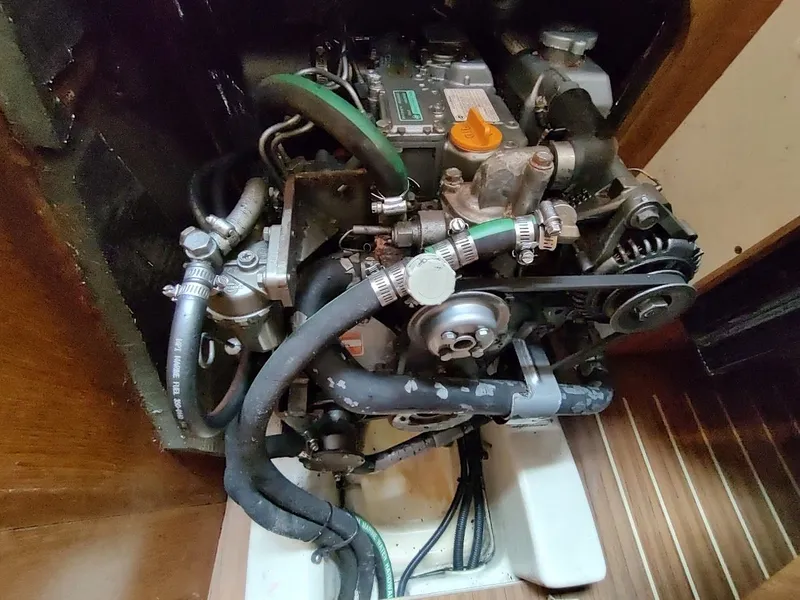 Slide: The Image of Hunter 33 2004 - 82