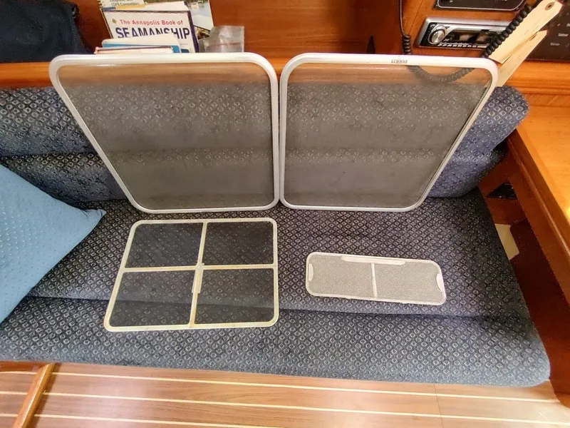 Slide: The Image of Hunter 33 2004 - 84