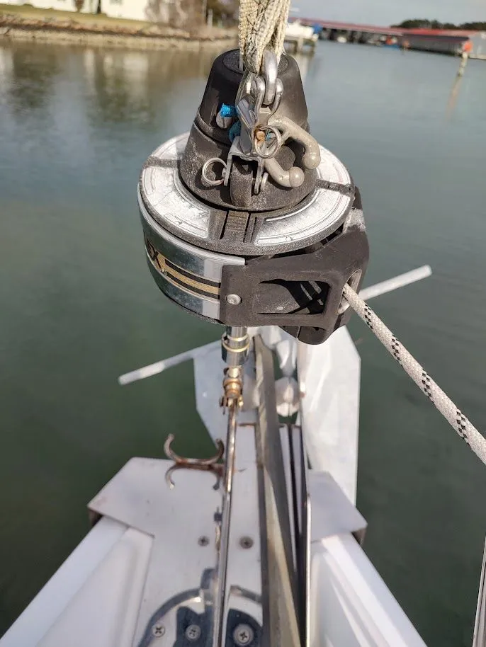 Slide: The Image of Hunter 33 2004 - 9