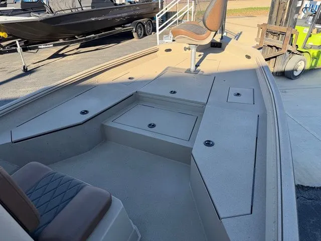 Slide: The Image of Excel 230 Bay Pro Elite 2026 - 5