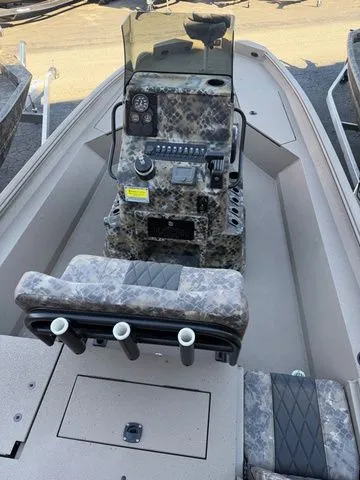 Slide: The Image of Excel 220 Bay Pro Elite 2026 - 6