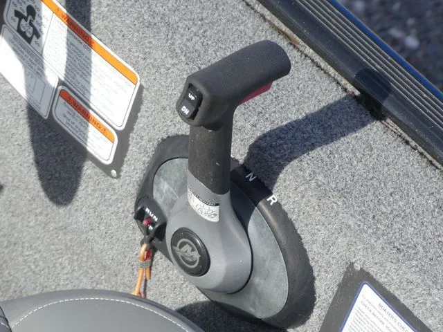 Slide: The Image of Tracker Bass Tracker Classic XL 2023 - 17