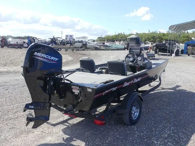 Slide: The Image of Tracker Bass Tracker Classic XL 2023 - 4