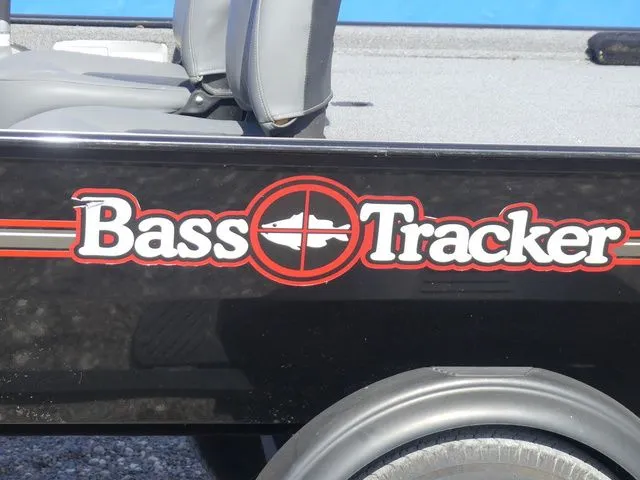 Slide: The Image of Tracker Bass Tracker Classic XL 2023 - 8