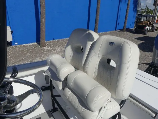 Slide: The Image of Sportsman Masters 227 Bay Boat 2020 - 16