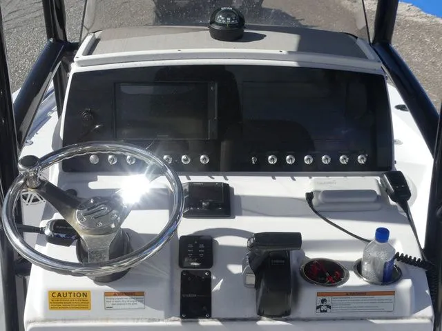 Slide: The Image of Sportsman Masters 227 Bay Boat 2020 - 17