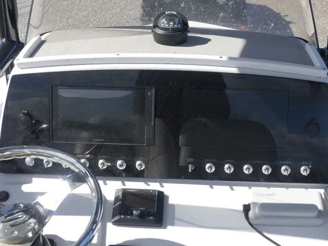 Slide: The Image of Sportsman Masters 227 Bay Boat 2020 - 19