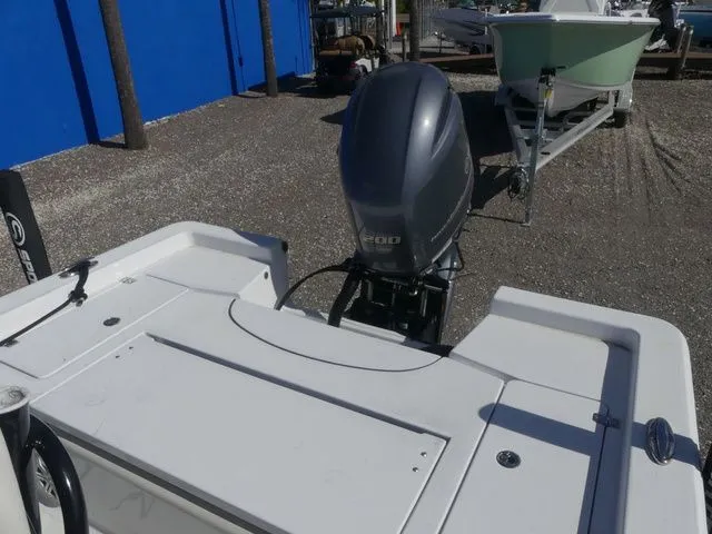 Slide: The Image of Sportsman Masters 227 Bay Boat 2020 - 25