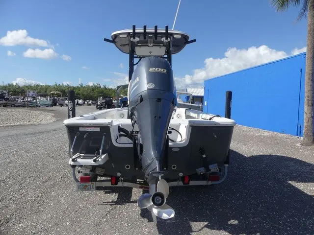 Slide: The Image of Sportsman Masters 227 Bay Boat 2020 - 5