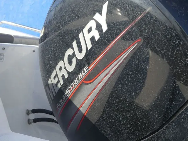 Slide: The Image of Bayliner 190 Deck Boat 2017 - 11