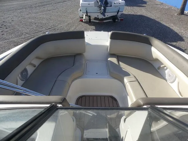 Slide: The Image of Bayliner 190 Deck Boat 2017 - 13