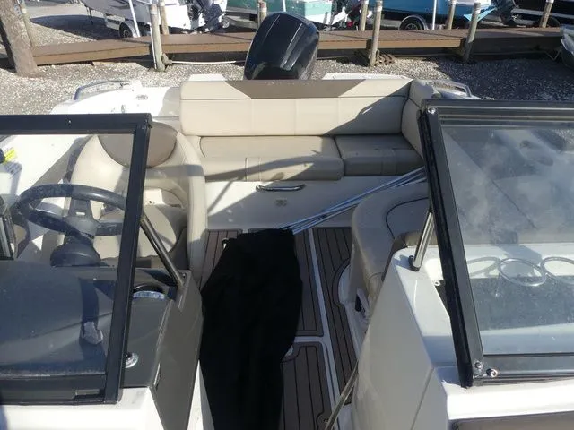 Slide: The Image of Bayliner 190 Deck Boat 2017 - 14