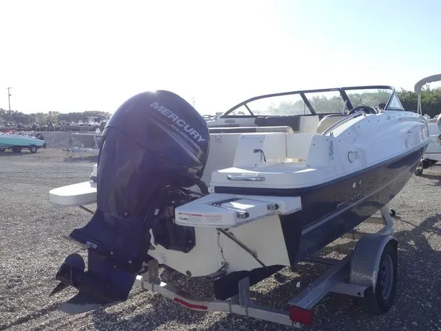 Slide: The Image of Bayliner 190 Deck Boat 2017 - 4