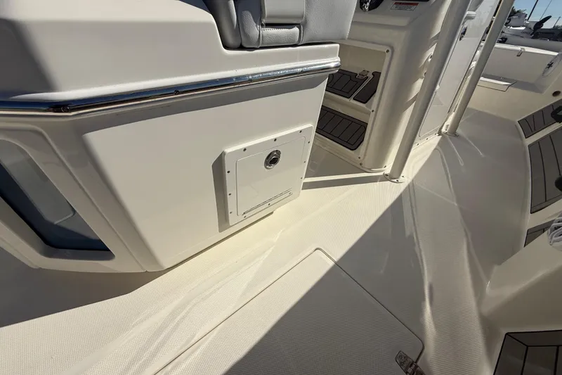 Slide: The Image of 2025 Pathfinder 2400 Open boat interior with sleek design and storage compartments. - 41