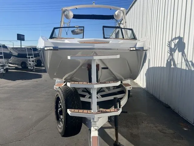 Slide: The Image of Tigé 23RZX 2020 - 15