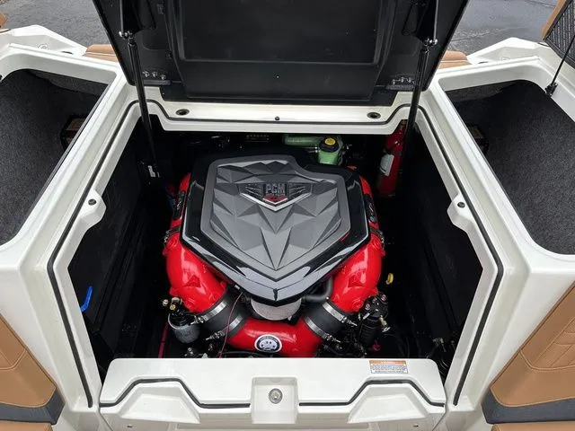 Slide: The Image of Nautique Super Air Nautique S21 2026 - 21