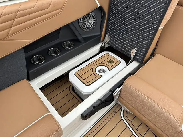 Slide: The Image of Nautique Super Air Nautique S21 2026 - 26