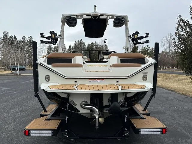 Slide: The Image of Nautique Super Air Nautique S21 2026 - 6