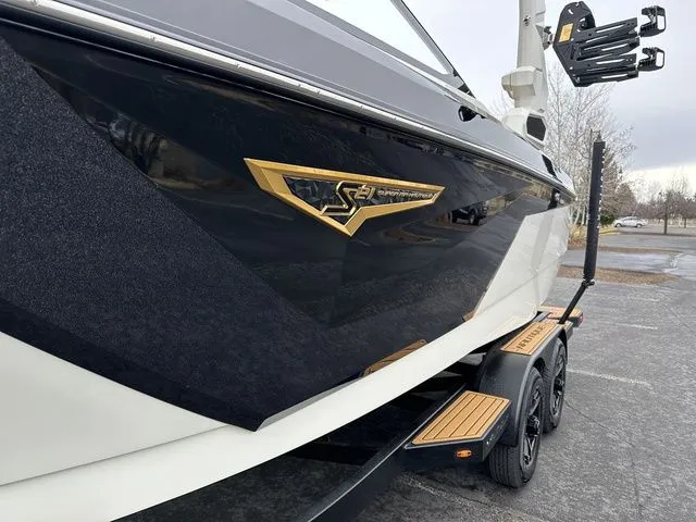 Slide: The Image of Nautique Super Air Nautique S21 2026 - 8