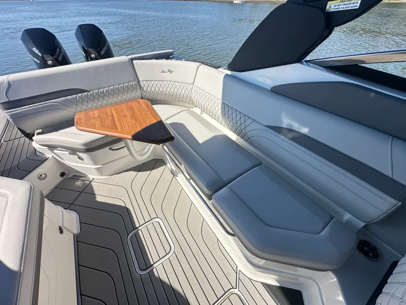 Slide: The Image of Sea Ray SLX 280 Outboard 2026 - 35