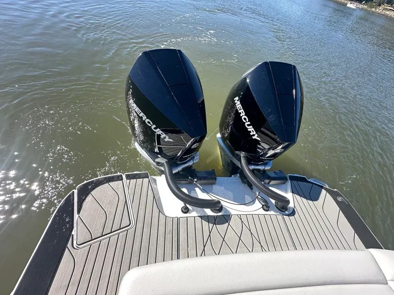 Slide: The Image of Sea Ray SLX 280 Outboard 2026 - 44