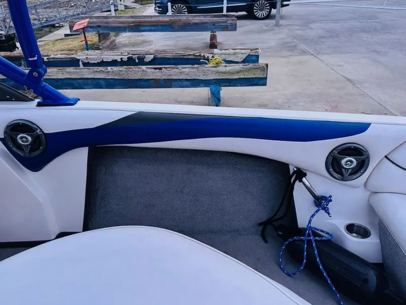 Slide: The Image of Moomba Mobius 2007 - 13