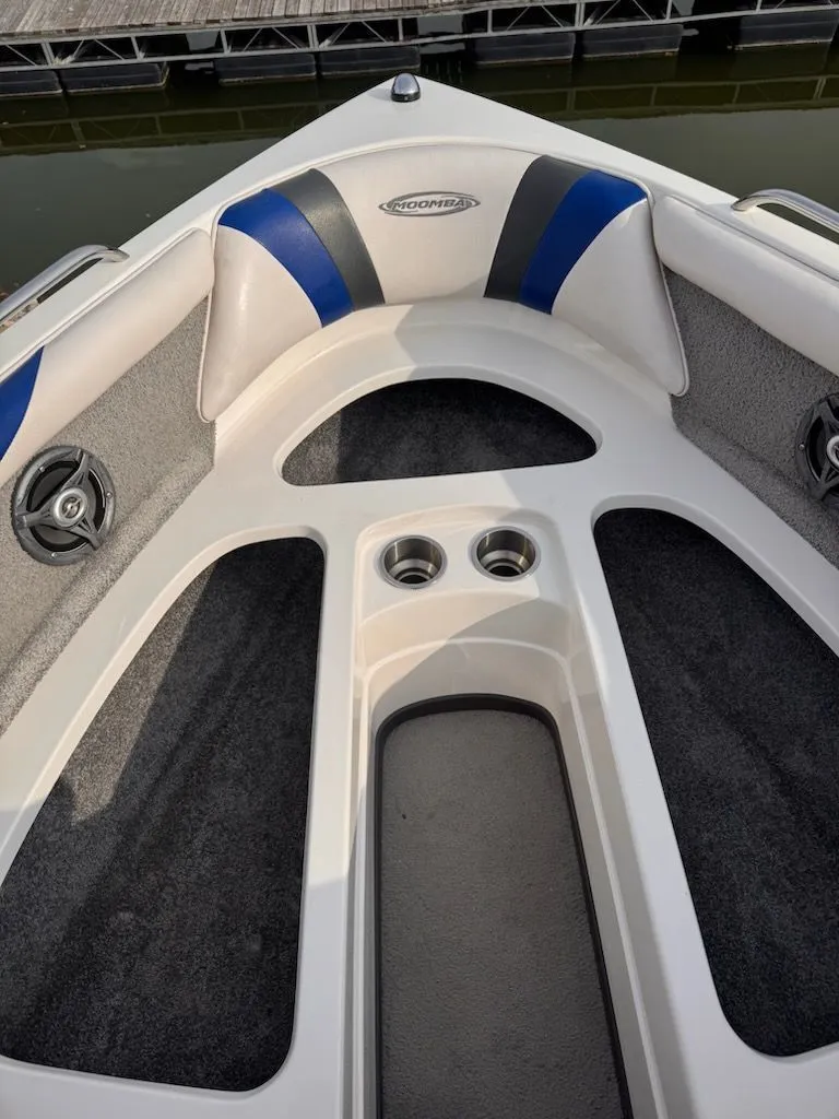 Slide: The Image of Moomba Mobius 2007 - 5