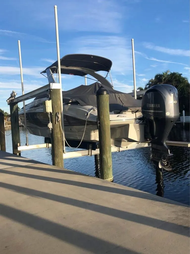 Slide: The Image of Crownline Boats Eclipse E6 XS 2017 - 2