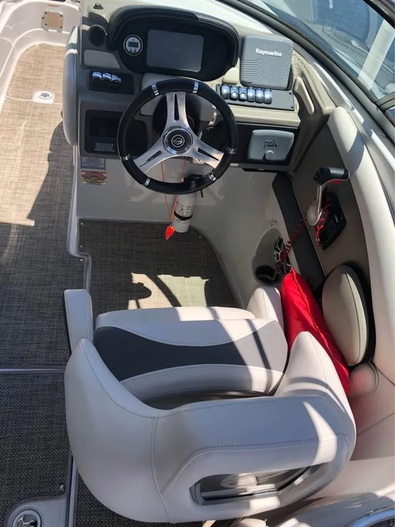 Slide: The Image of Crownline Boats Eclipse E6 XS 2017 - 3