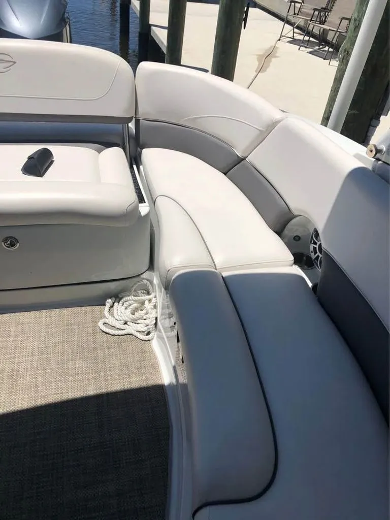 Slide: The Image of Crownline Boats Eclipse E6 XS 2017 - 7