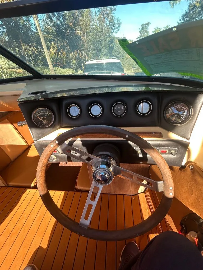 Slide: The Image of Glastron Carlson 1983 - 13