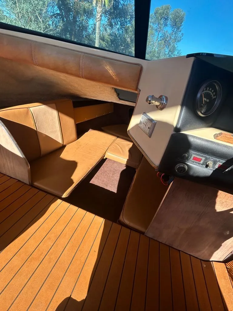 Slide: The Image of Glastron Carlson 1983 - 14