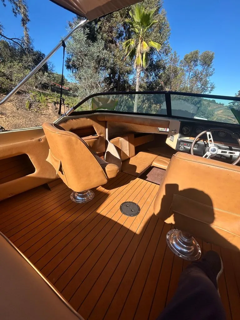 Slide: The Image of Glastron Carlson 1983 - 19