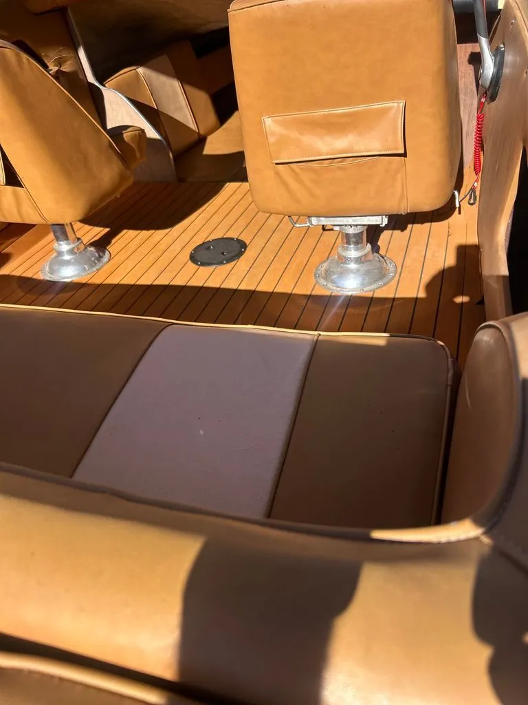 Slide: The Image of Glastron Carlson 1983 - 23