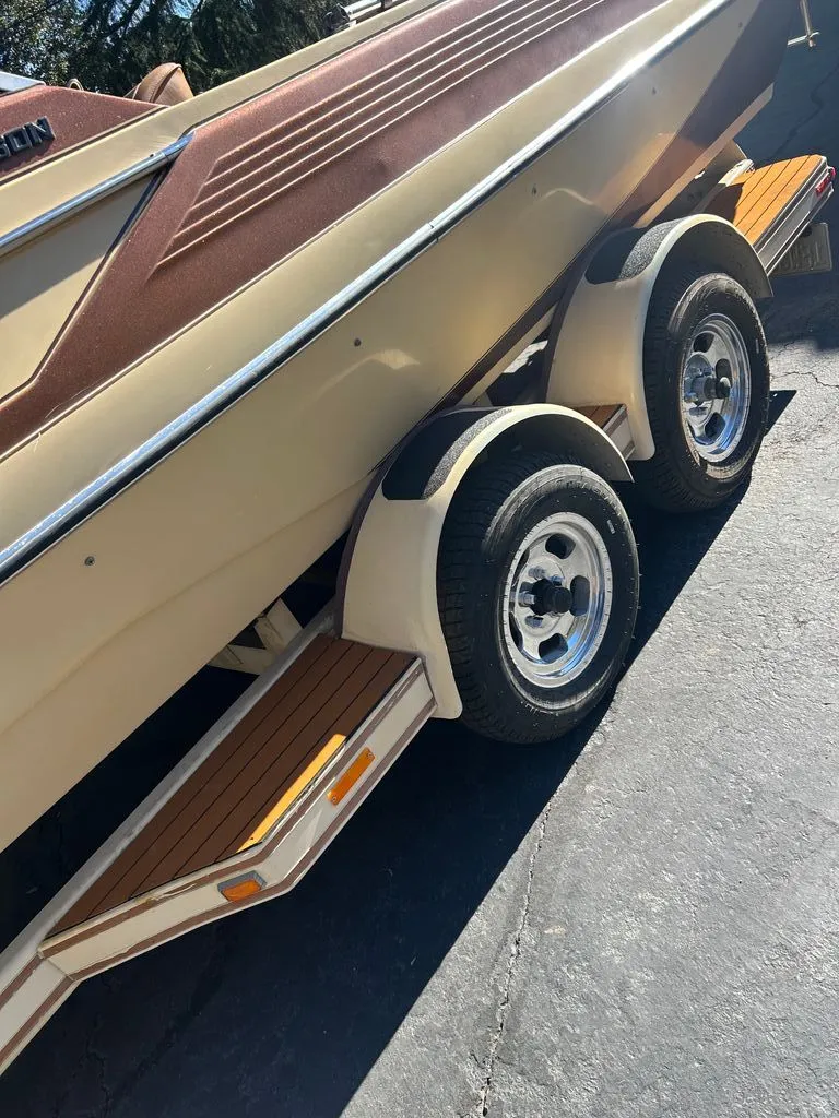 Slide: The Image of Glastron Carlson 1983 - 26