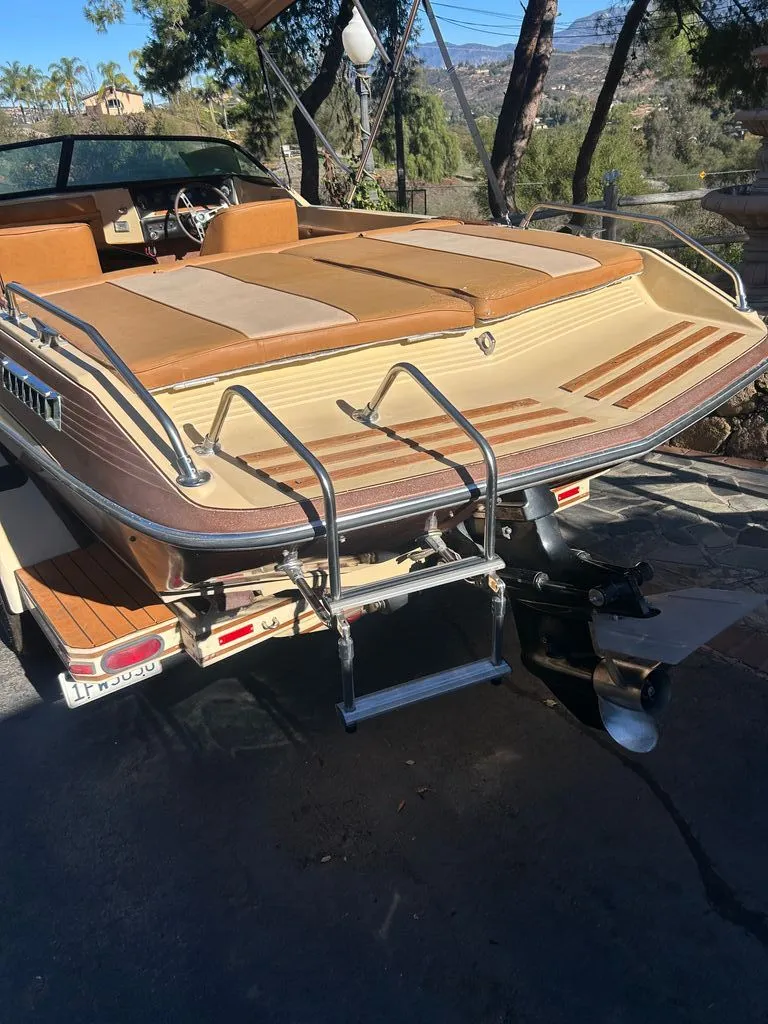 Slide: The Image of Glastron Carlson 1983 - 4