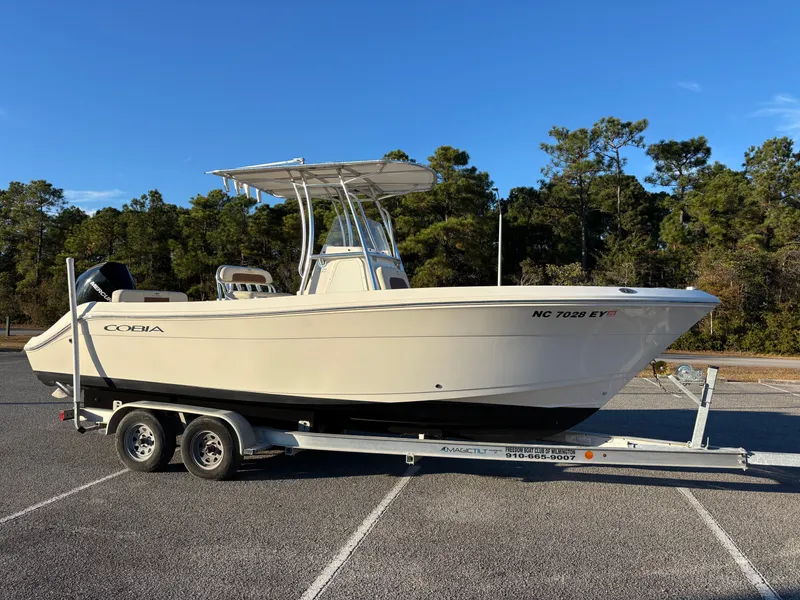 Slide: The Image of Cobia 237 Center Console 2022 - 5