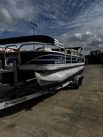 Slide: The Image of Sun Tracker Fishing Barge 20 DLX 2017 - 3