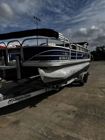 Slide: The Image of Sun Tracker Fishing Barge 20 DLX 2017 - 4