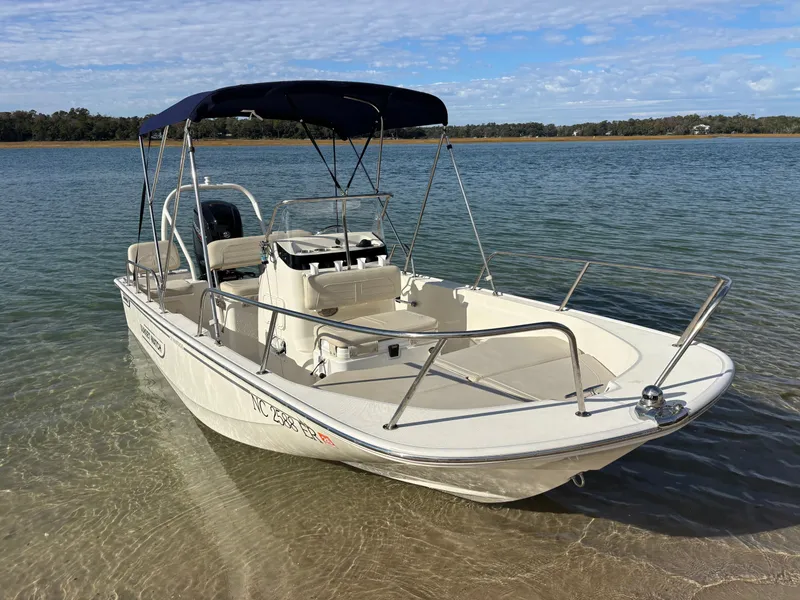 Slide: The Image of Boston Whaler 170 Montauk 2021 - 2