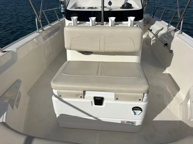 Slide: The Image of Boston Whaler 170 Montauk 2021 - 25
