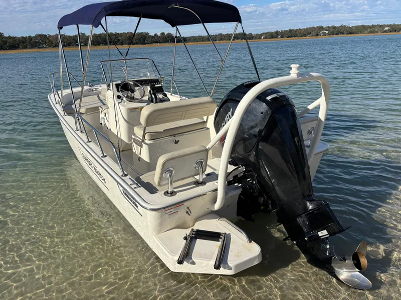 Slide: The Image of Boston Whaler 170 Montauk 2021 - 30