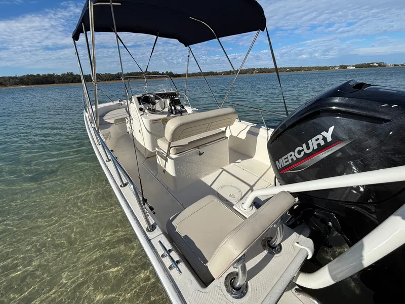 Slide: The Image of Boston Whaler 170 Montauk 2021 - 31