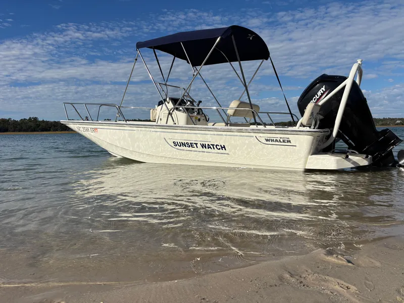 Slide: The Image of Boston Whaler 170 Montauk 2021 - 34