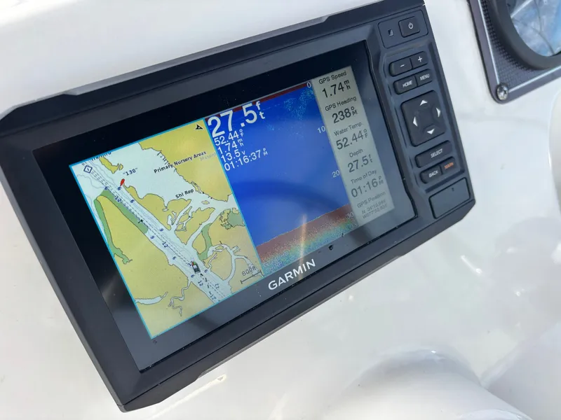 Slide: The Image of Boston Whaler 170 Montauk 2021 - 37