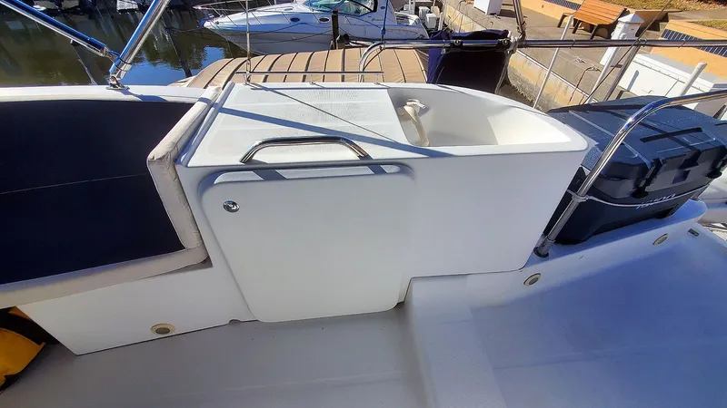 Slide: The Image of Flybridge Wet Bar - 32